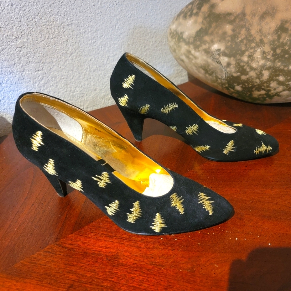 Womans Black and gold heels
